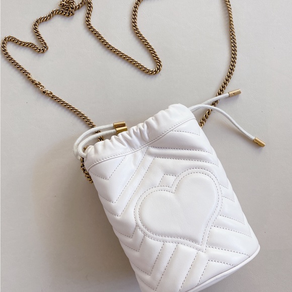 GG MARMONT MINI BUCKET BAG in white - Picture 4 of 10